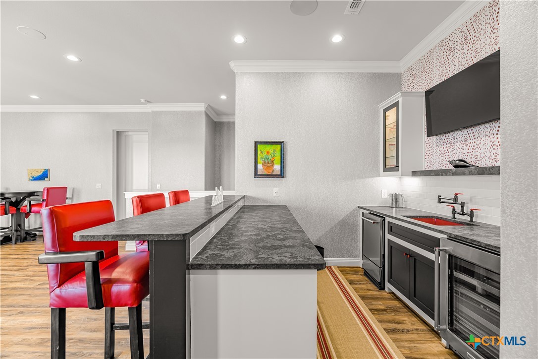 385 E Arbor Vista