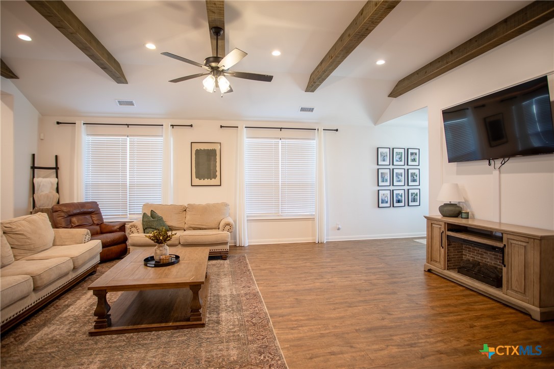 407 Brushy Creek