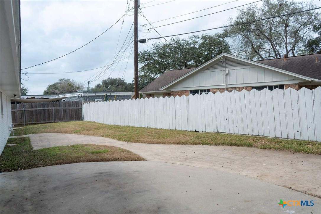 2704 E Loma Vista Avenue