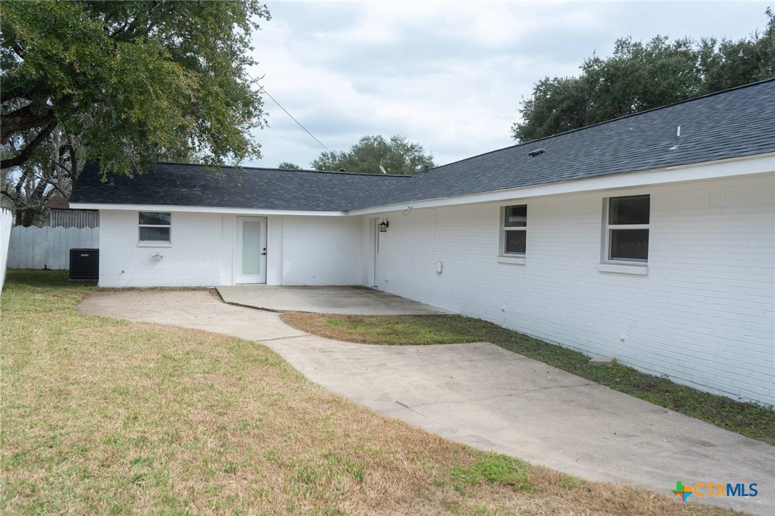 2704 E Loma Vista Avenue