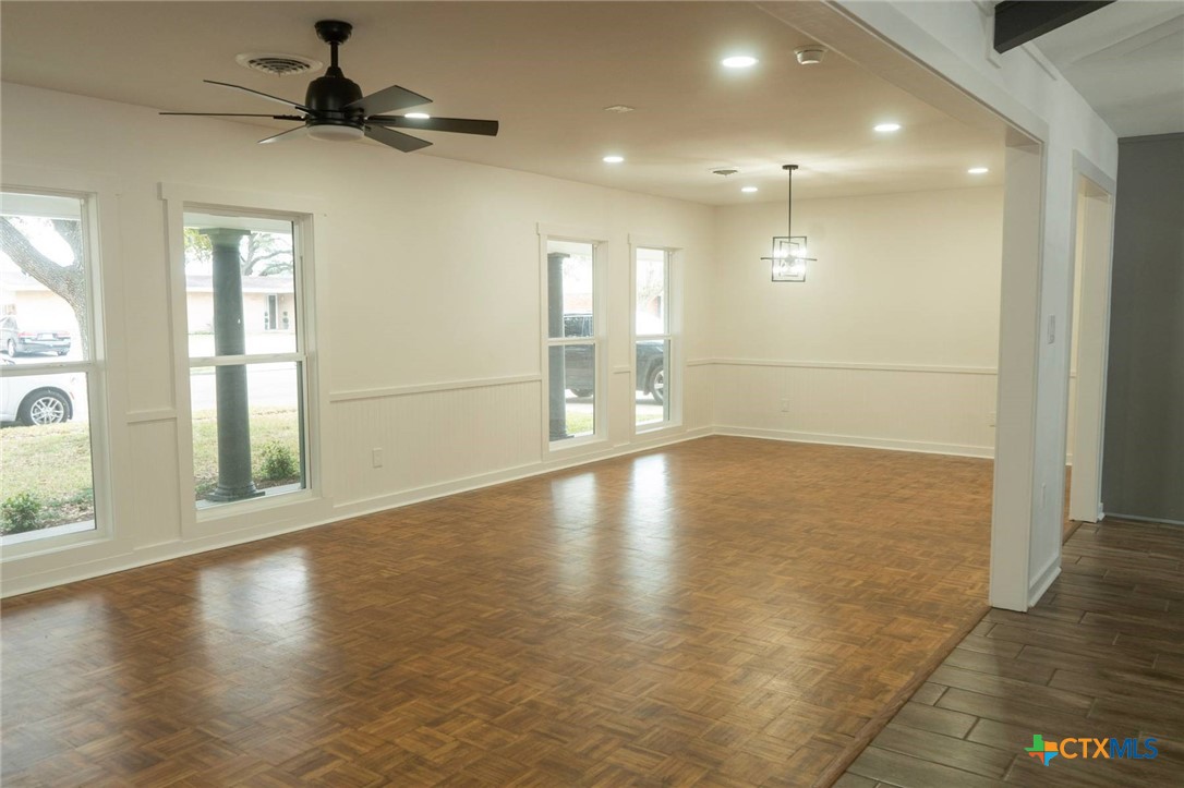 2704 E Loma Vista Avenue