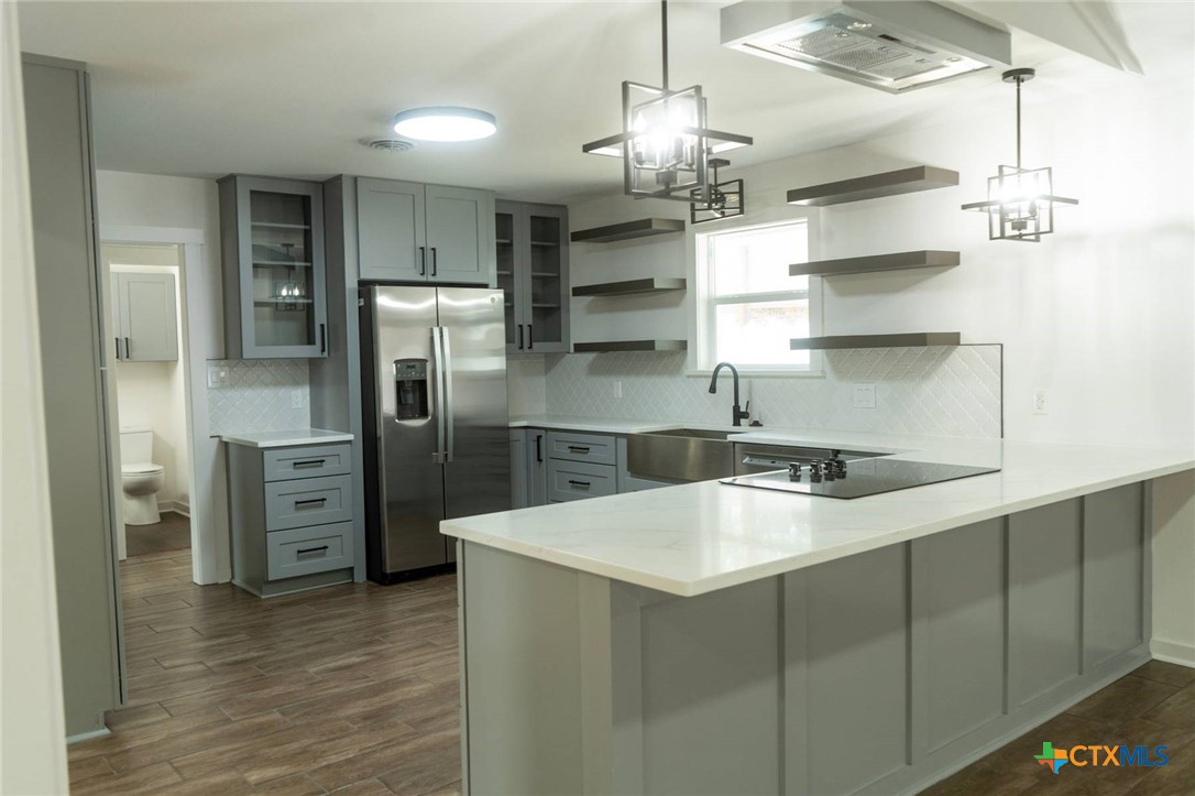 2704 E Loma Vista Avenue