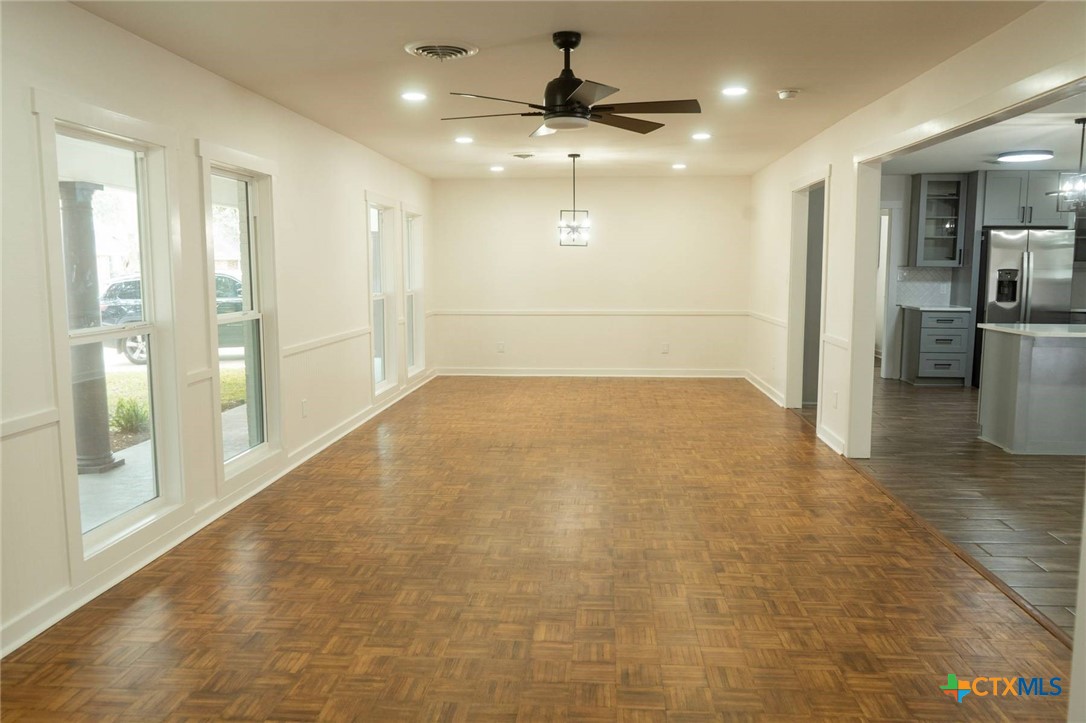 2704 E Loma Vista Avenue