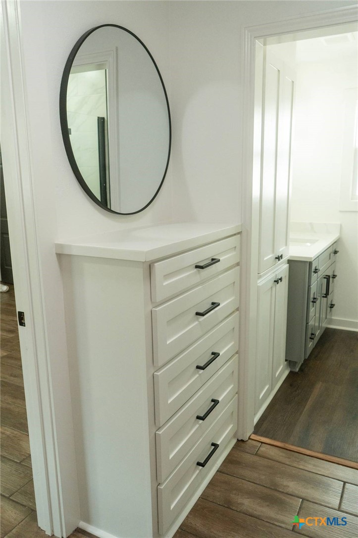 2704 E Loma Vista Avenue