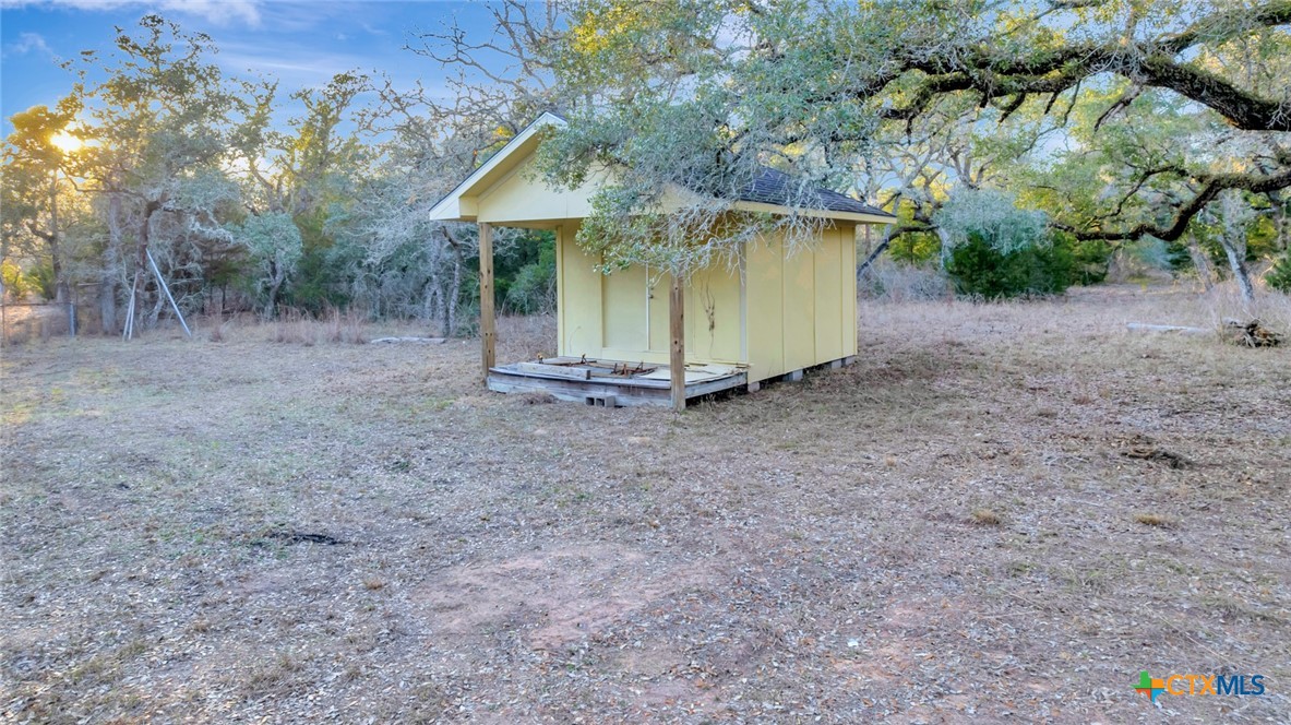 715 Private Road 1051