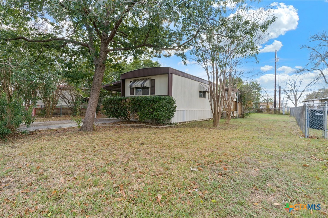 1506 Honeysuckle Lane