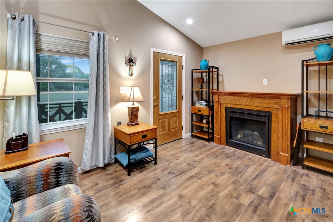 413 Private Road 1051