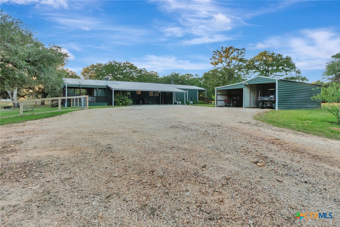 413 Private Road 1051