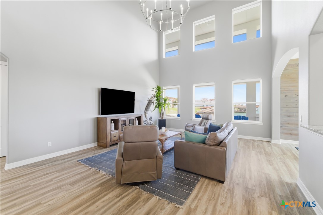 559 W Lago Loop Road