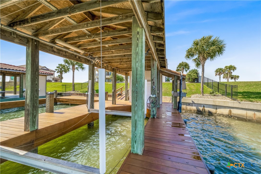 559 W Lago Loop Road