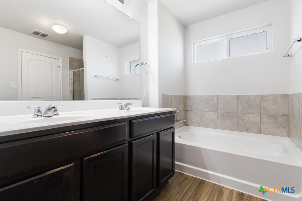 8221 Lazy Brook