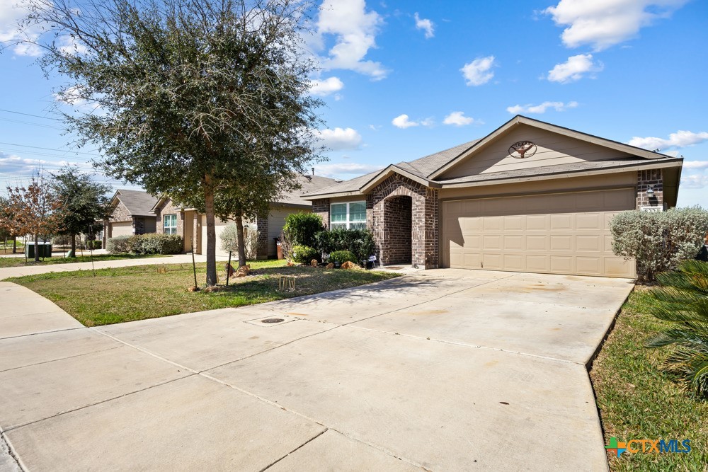 8221 Lazy Brook