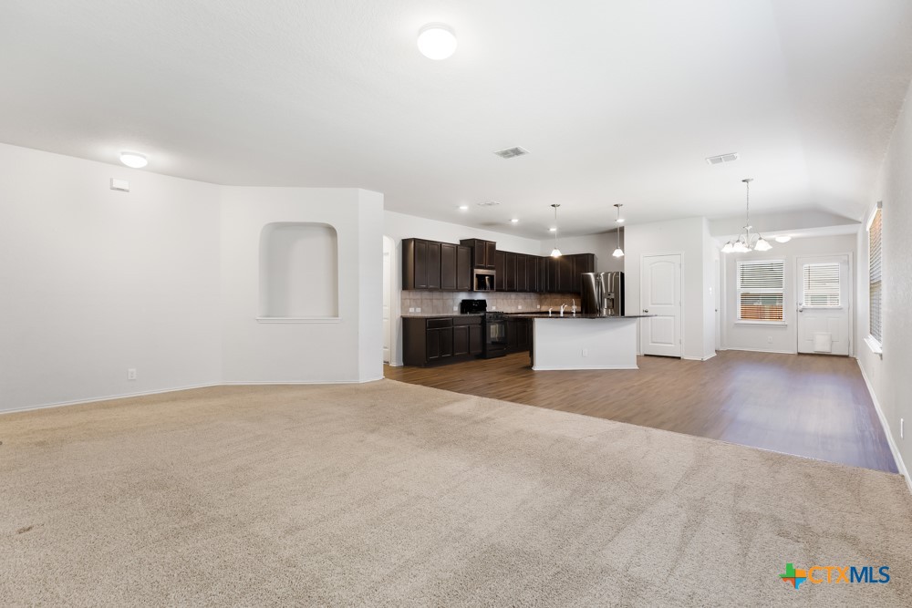 8221 Lazy Brook