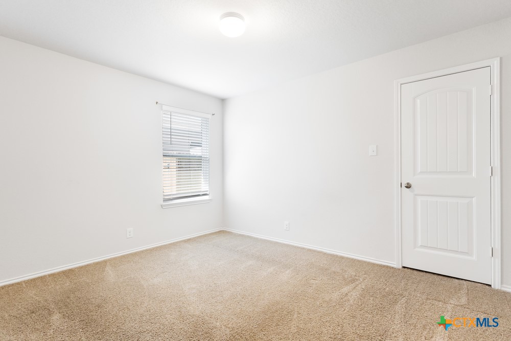 8221 Lazy Brook