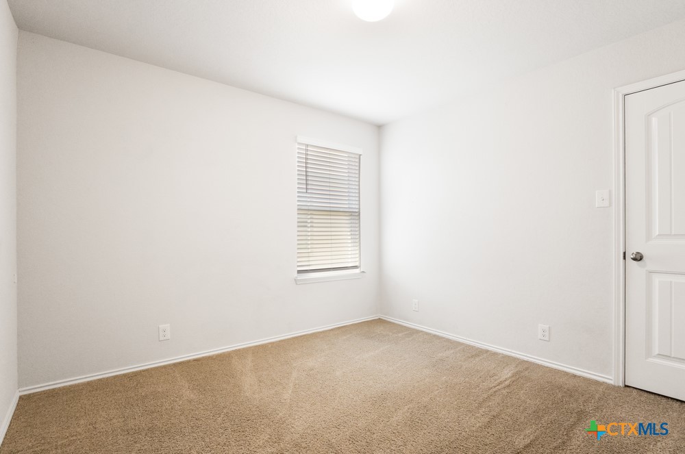 8221 Lazy Brook
