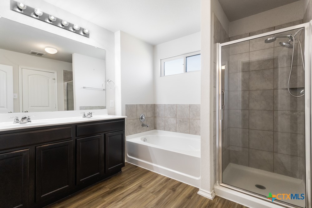 8221 Lazy Brook