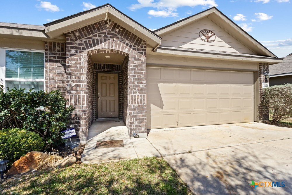 8221 Lazy Brook