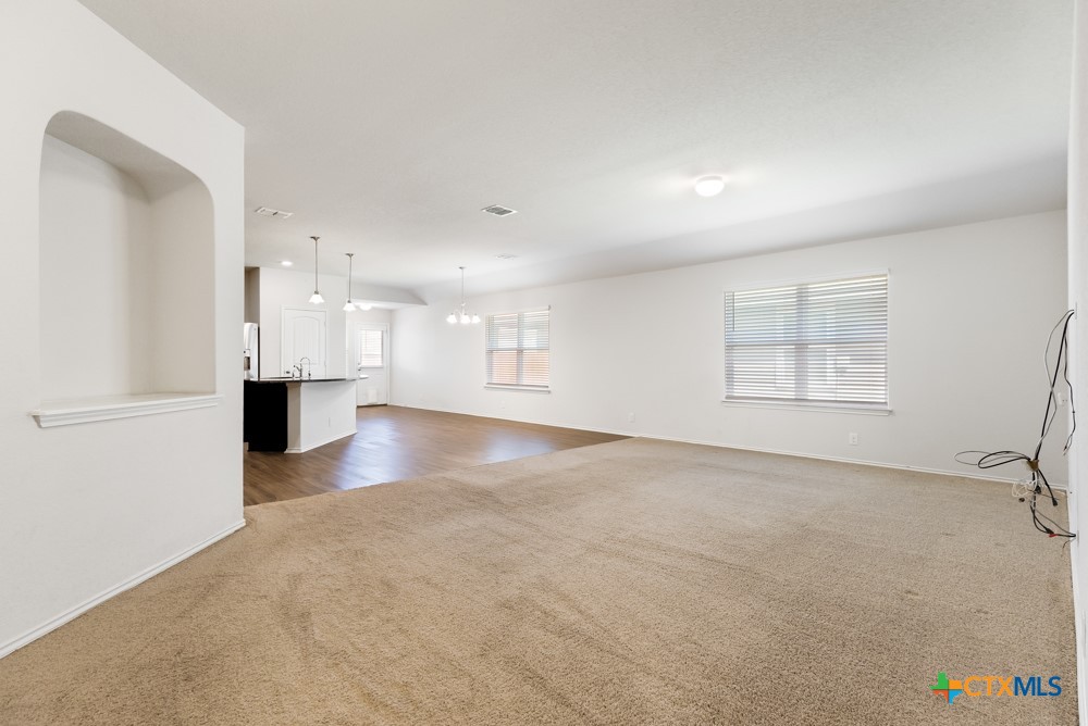 8221 Lazy Brook