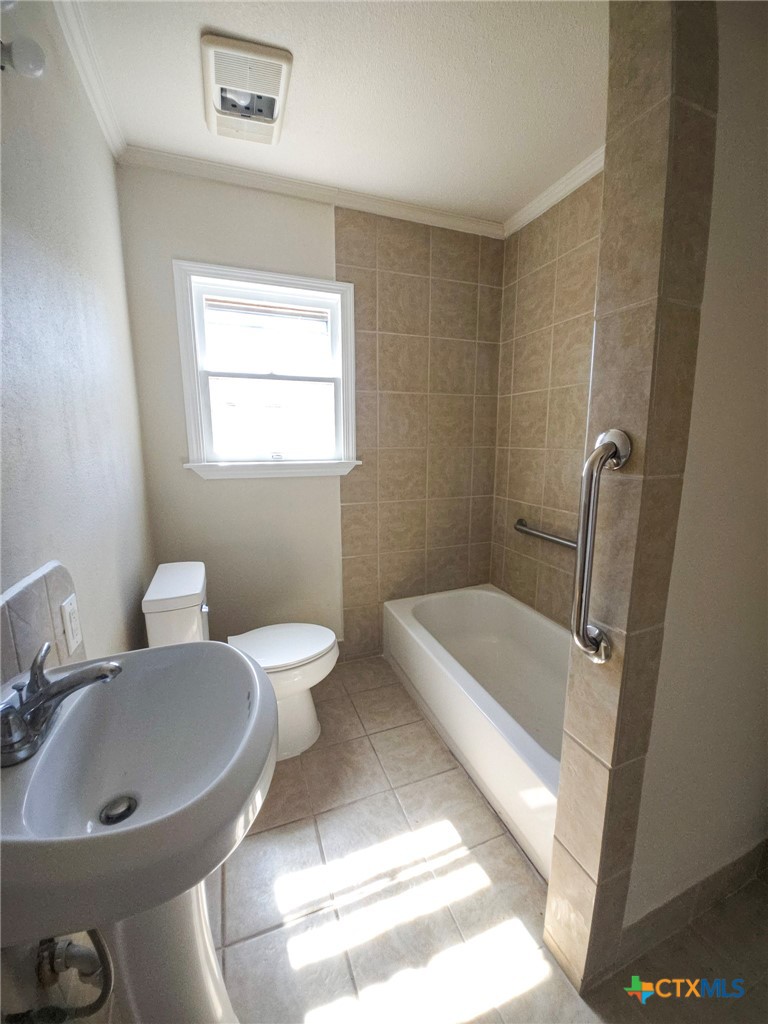 2006 N Wheeler Street