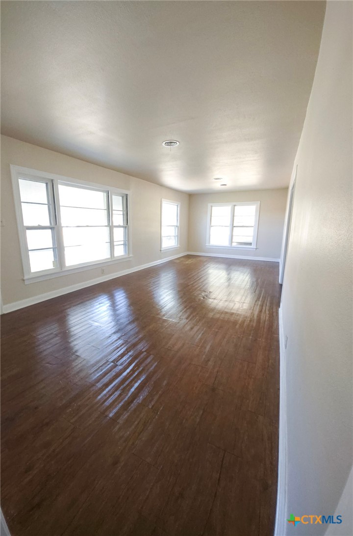 2006 N Wheeler Street