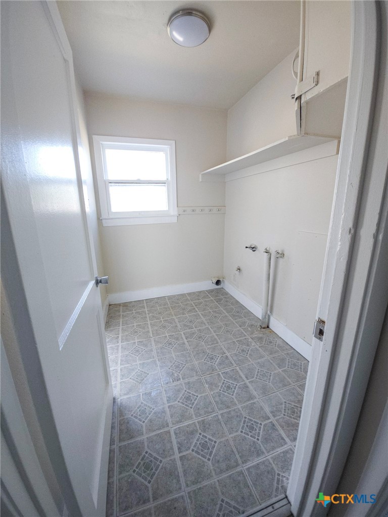 2006 N Wheeler Street