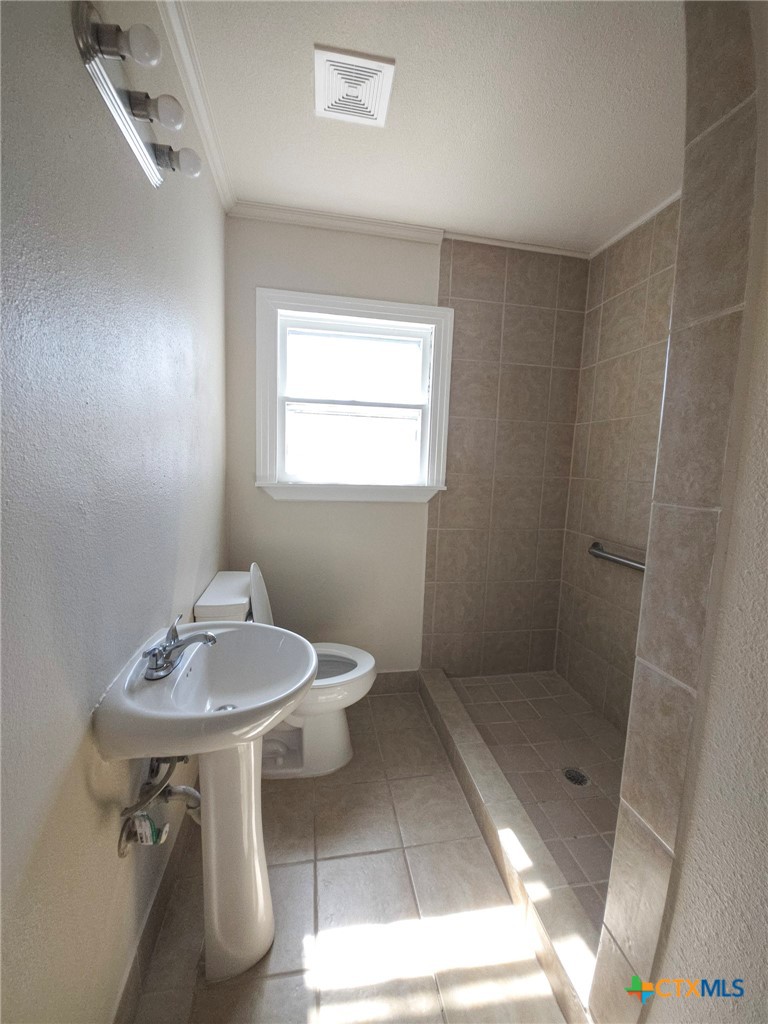 2006 N Wheeler Street