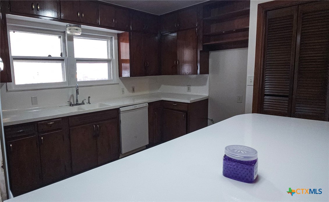 2006 N Wheeler Street