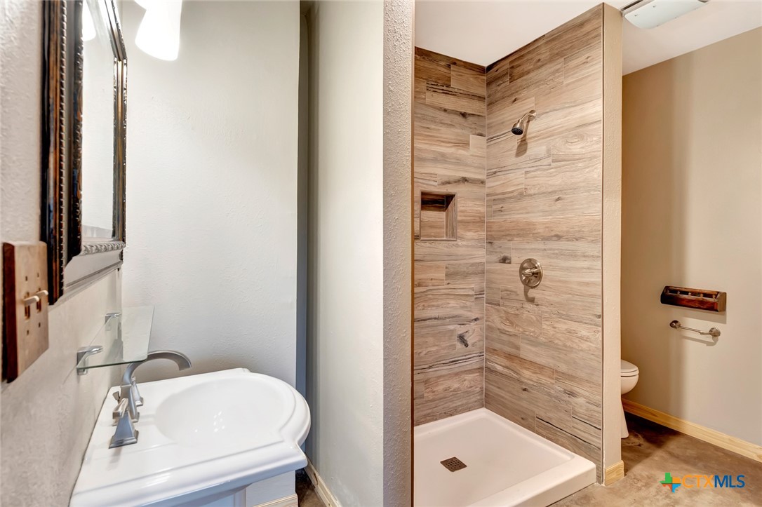 52 N Old Bloomington Road