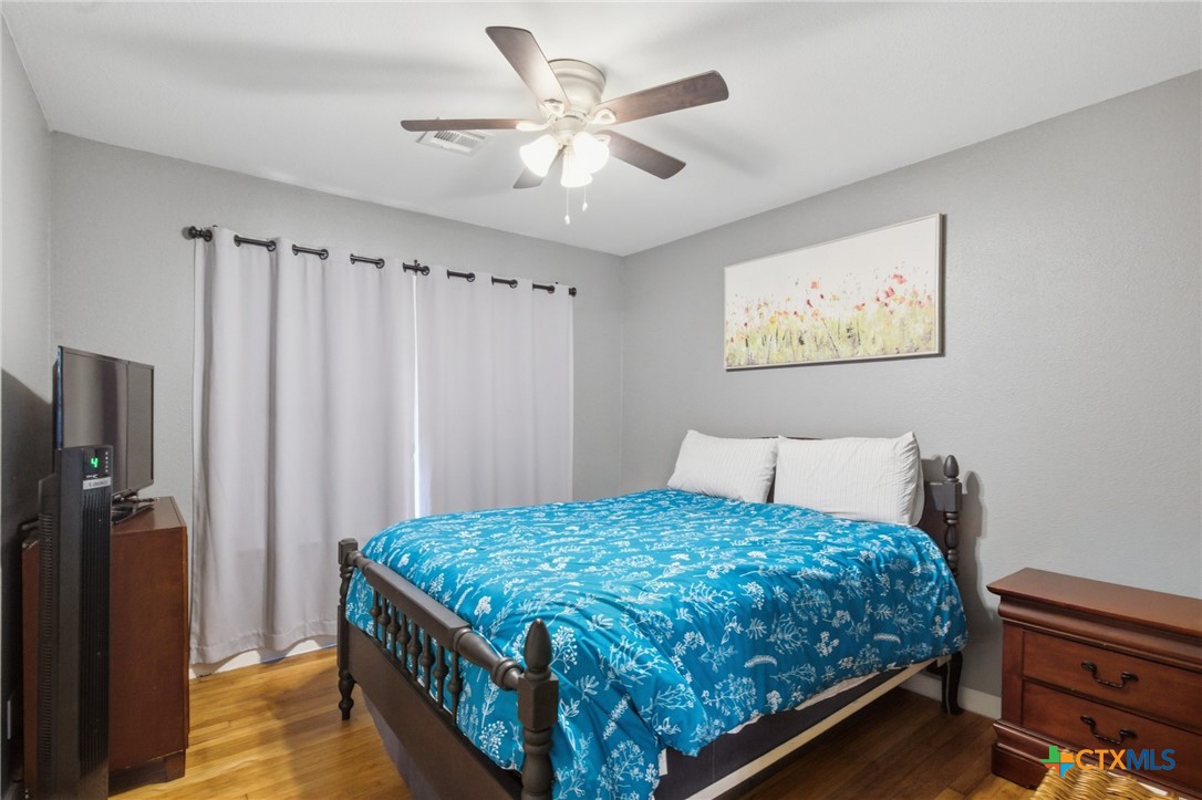 2011 E Crestwood Drive