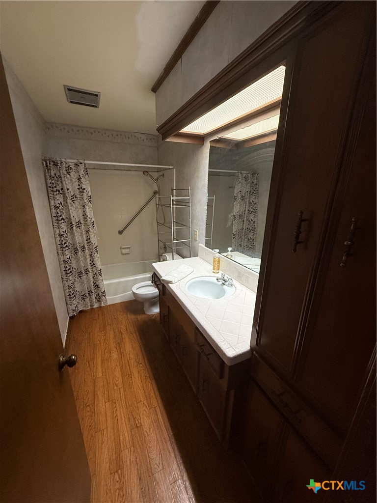 608 King Arthur Street