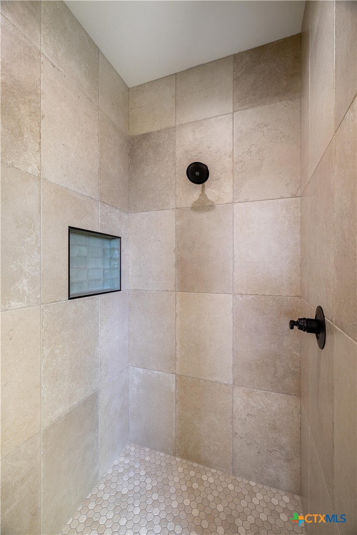 112 Ridgehaven Trail