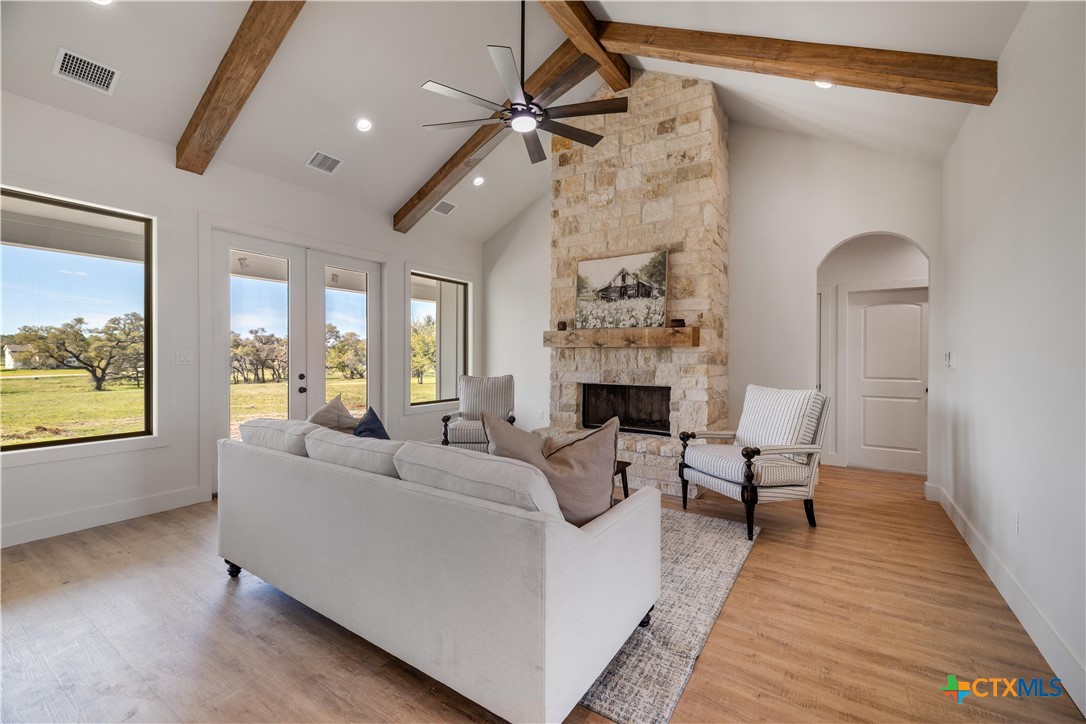 112 Ridgehaven Trail