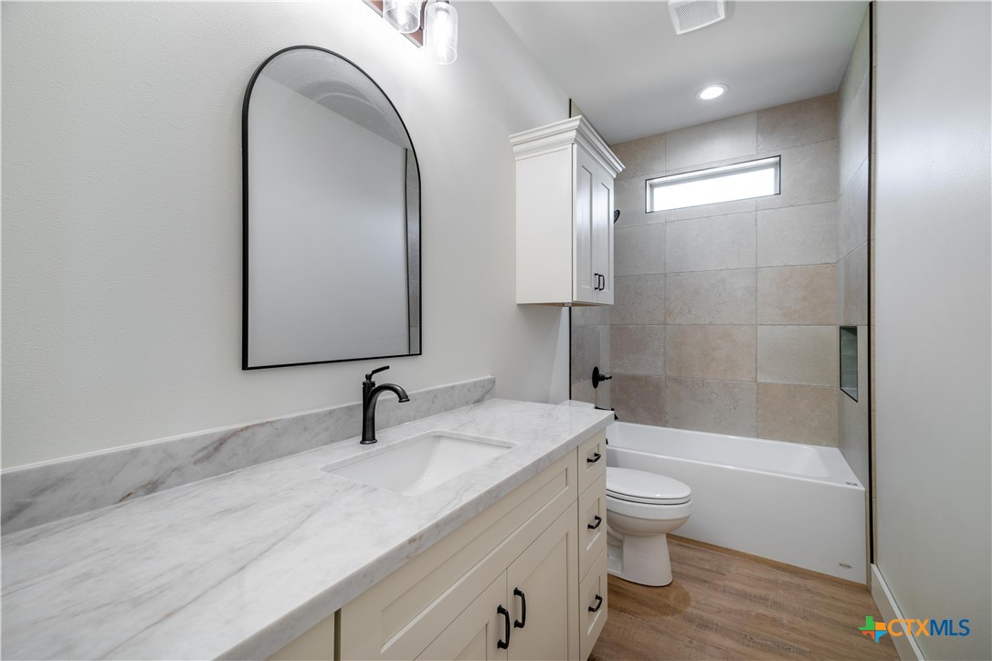 112 Ridgehaven Trail