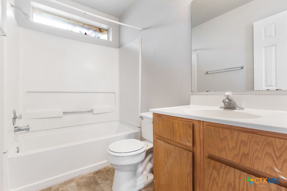 832 Sagewood Trail