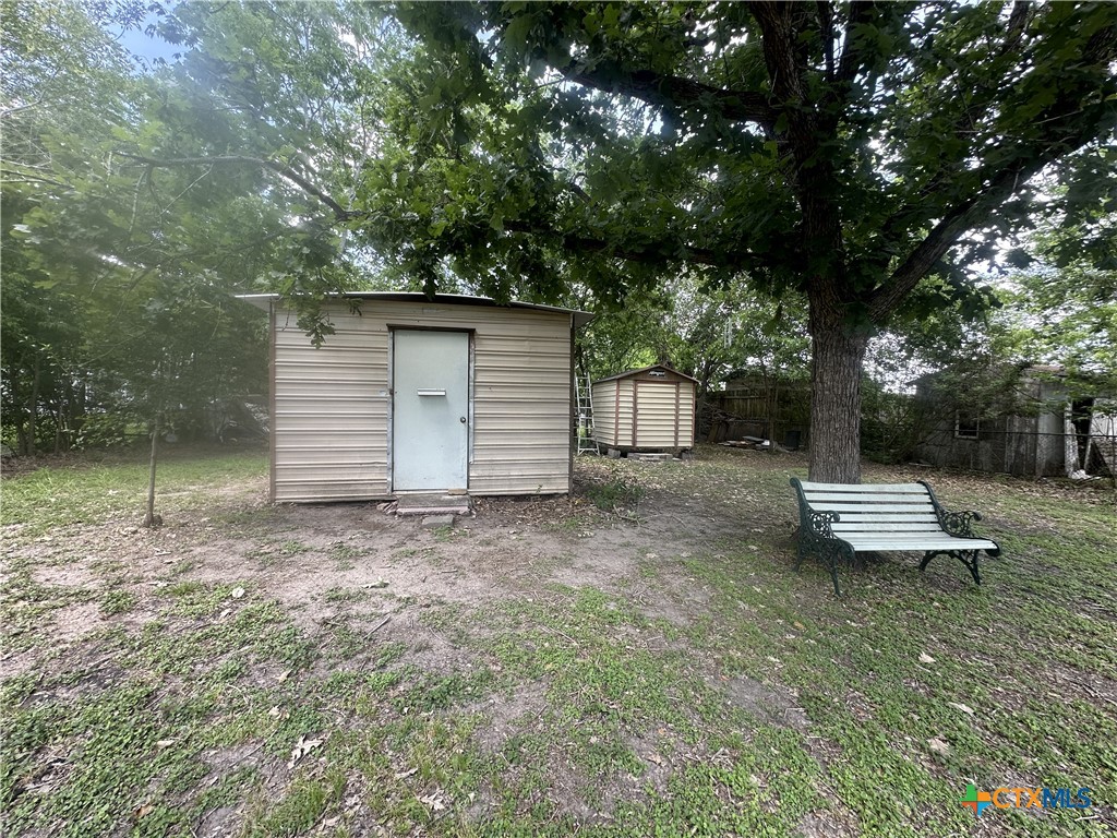 2006 Meadowlane Street