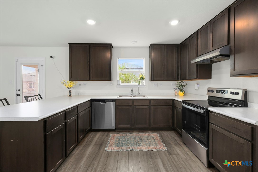 4703 Plaza Center