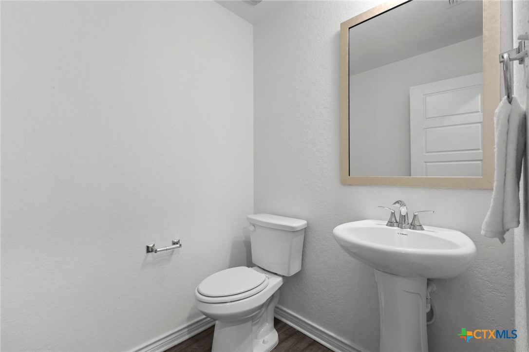 4703 Plaza Center