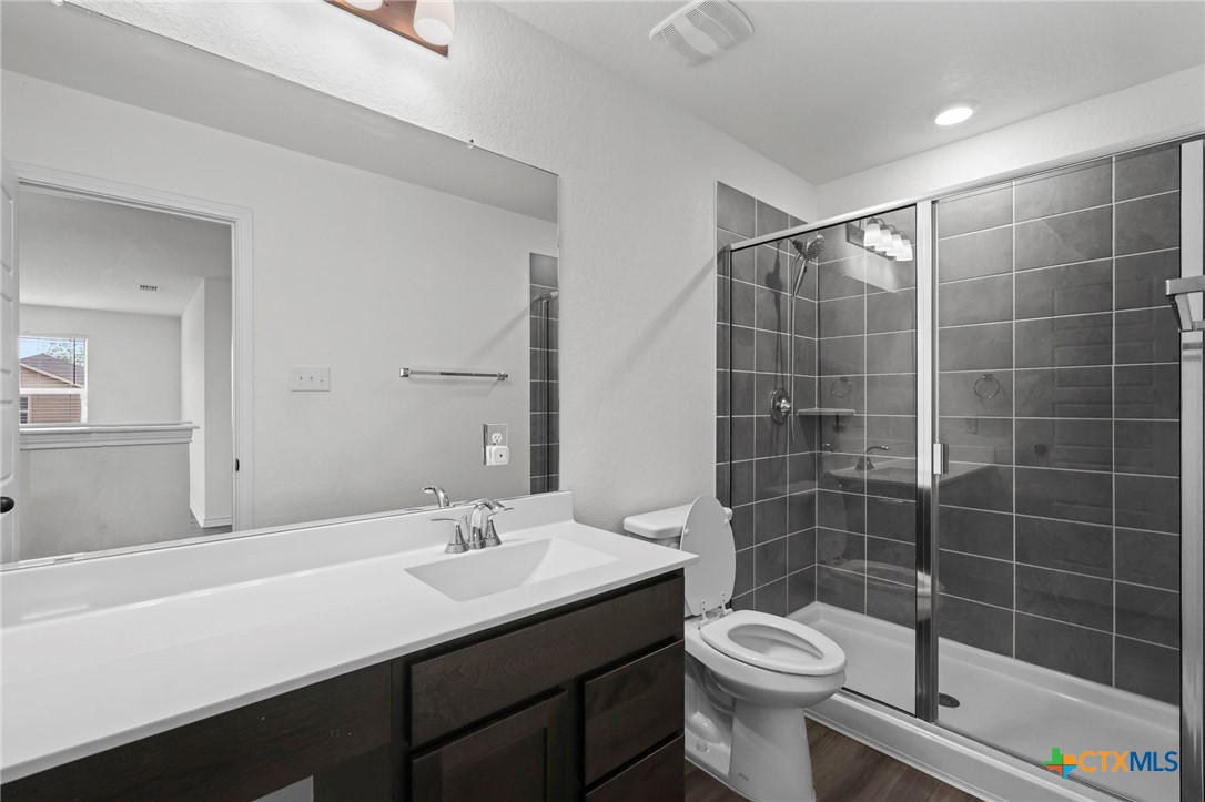 4703 Plaza Center