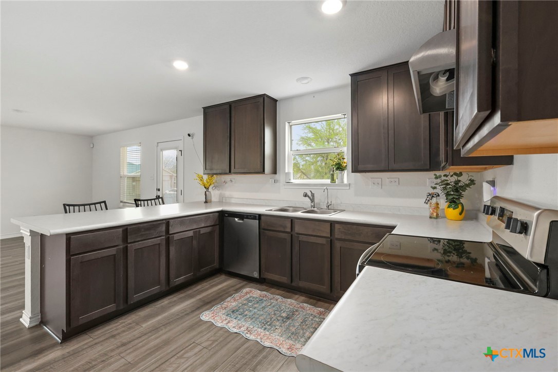 4703 Plaza Center