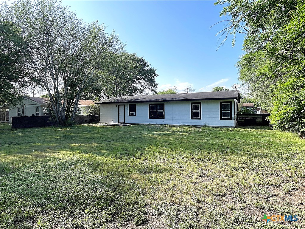 2405 E Mimosa Avenue