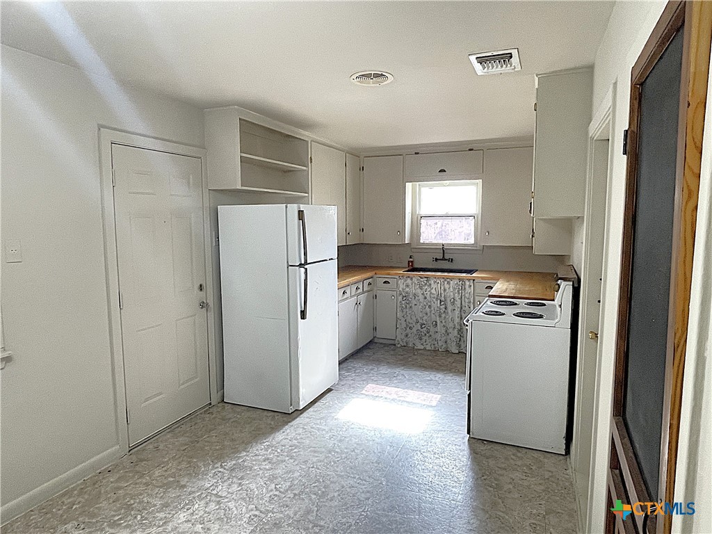 2405 E Mimosa Avenue
