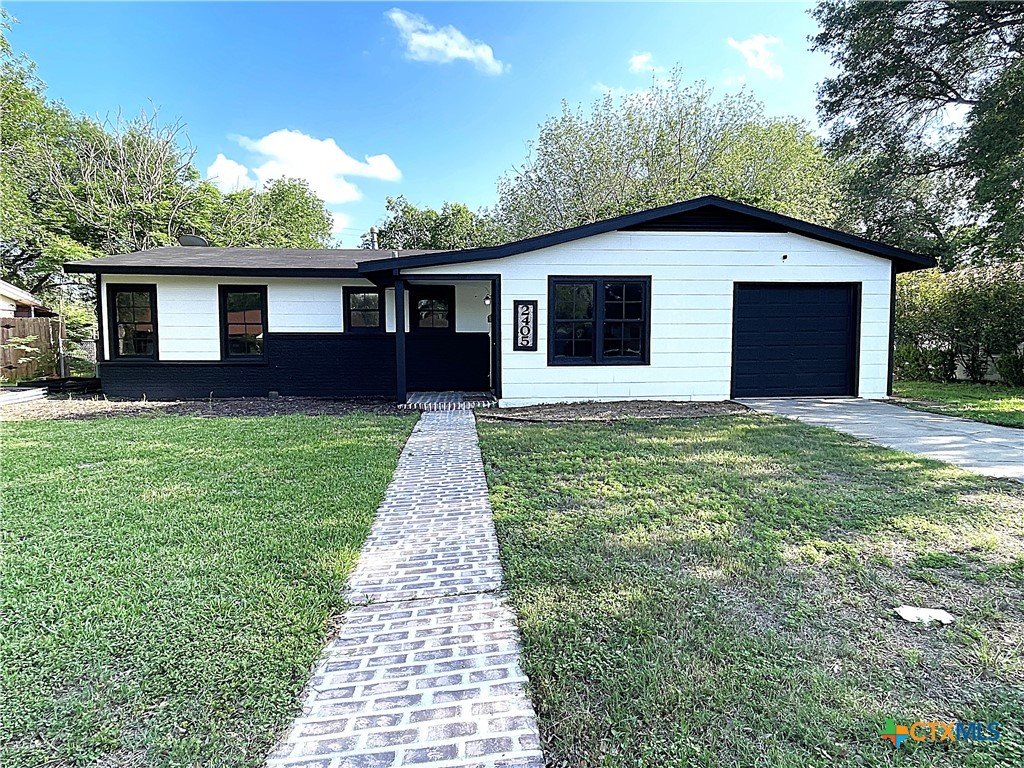 2405 E Mimosa Avenue