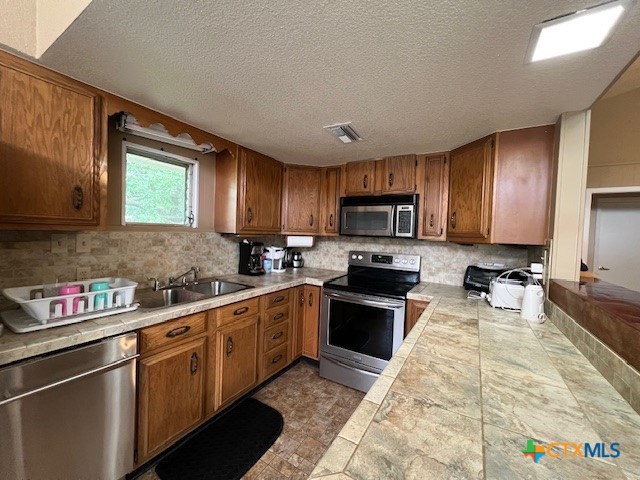 1128 Hill Circle East Drive