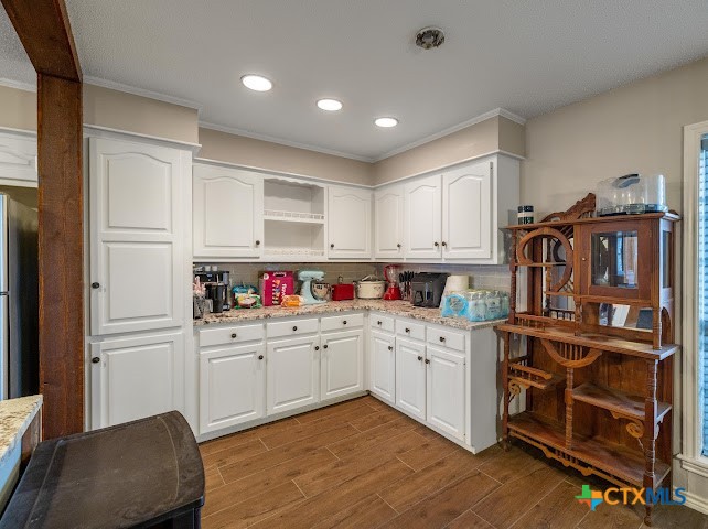 906 Mead Road