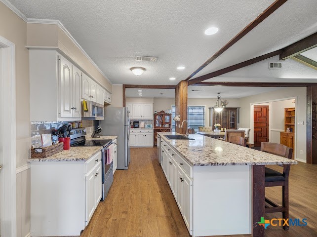 906 Mead Road