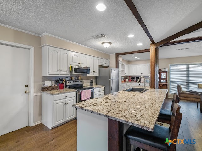 906 Mead Road