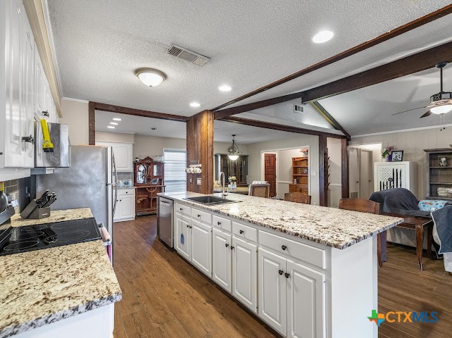 906 Mead Road