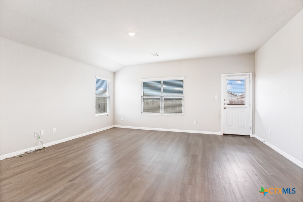2834 Calandra Lark