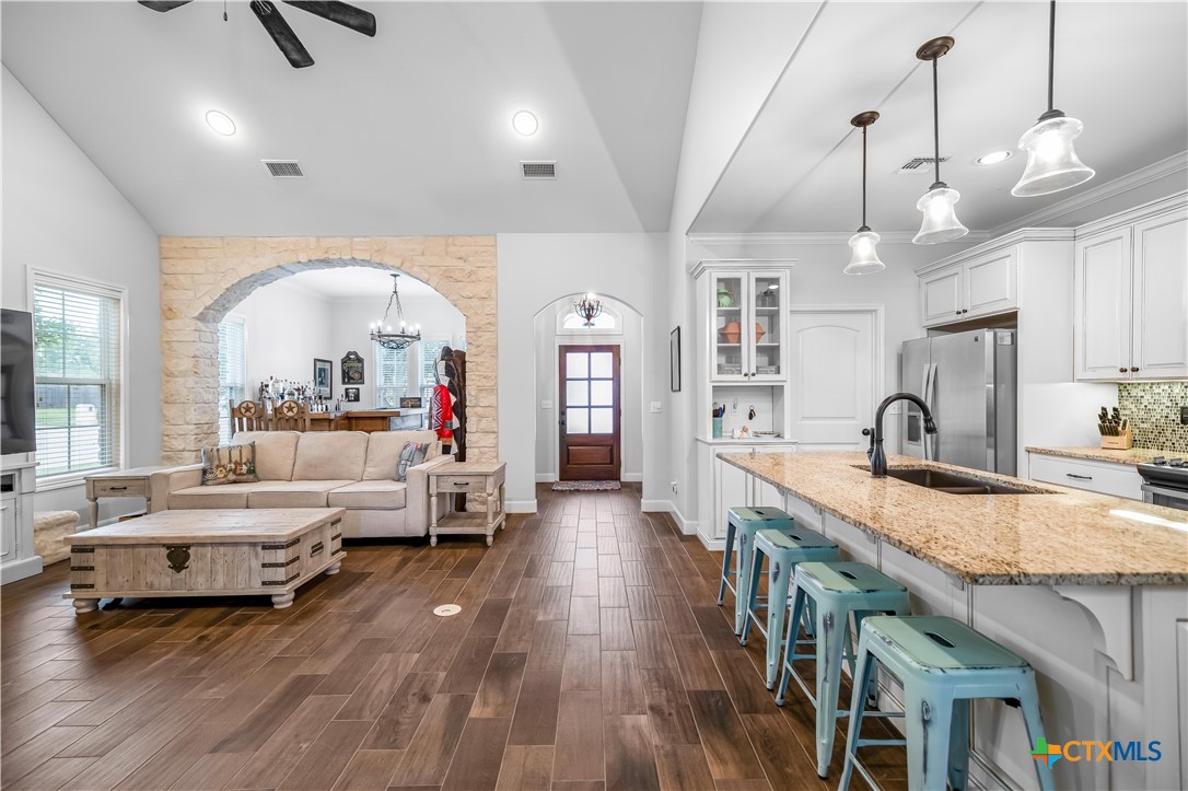 201 Amberglow Court