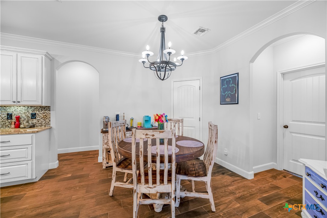 201 Amberglow Court